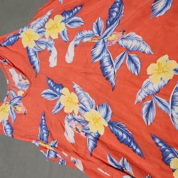 OLD navy flowey tank top sz. Medium - Picture 2 of 2